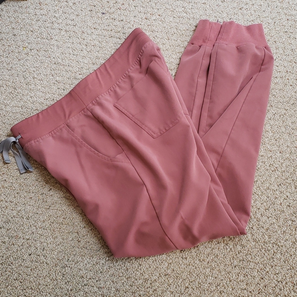Sold. FIGS Zamora Jogger Scrub Pants Mauve small - Picture 6 of 6